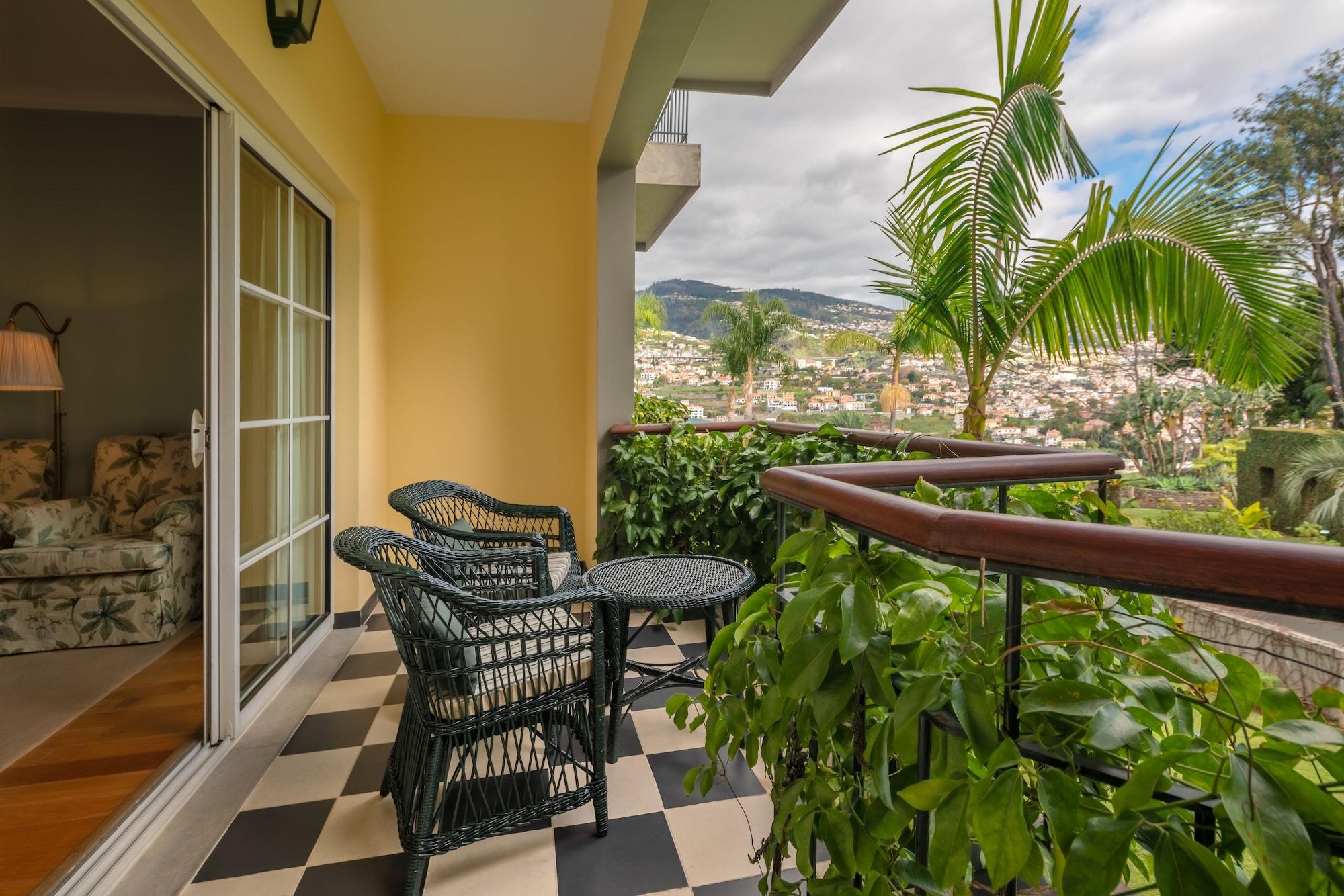 Quinta Jardins Do Lago Funchal  Exterior photo A balcony