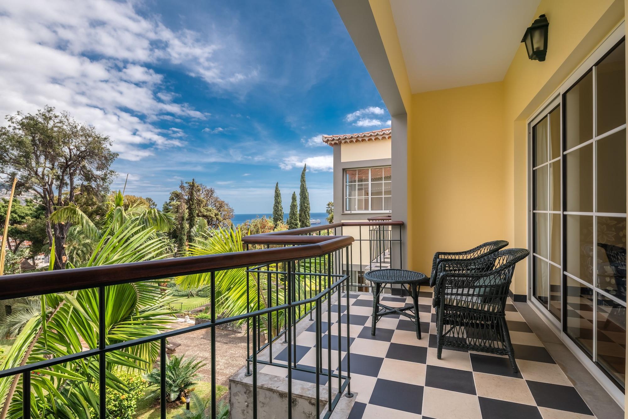 Quinta Jardins Do Lago Funchal  Exterior photo A balcony