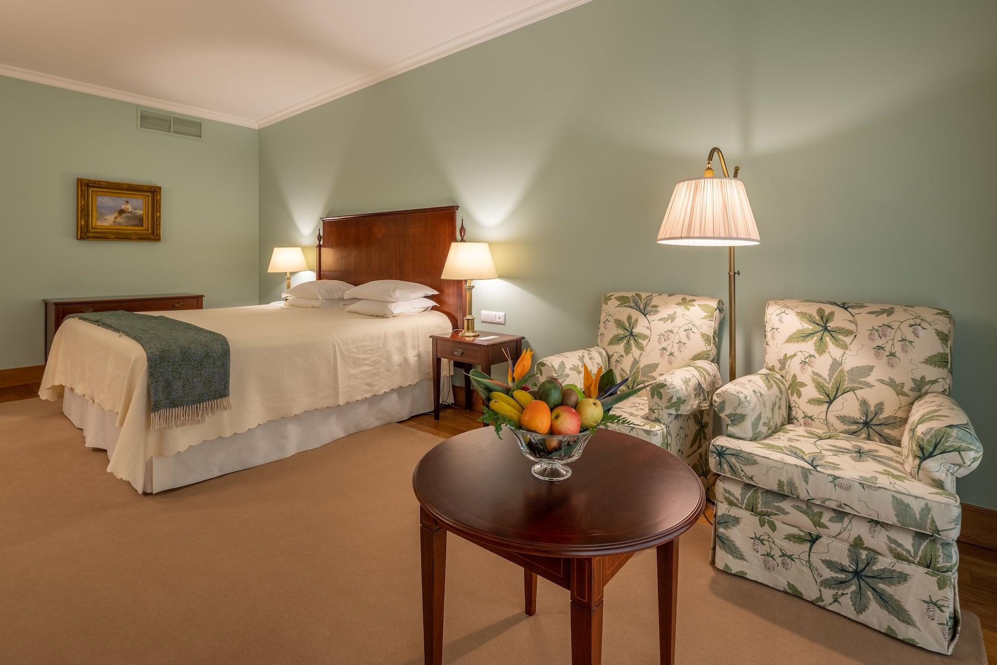 Quinta Jardins Do Lago Funchal  Exterior photo A guest room at the Inn