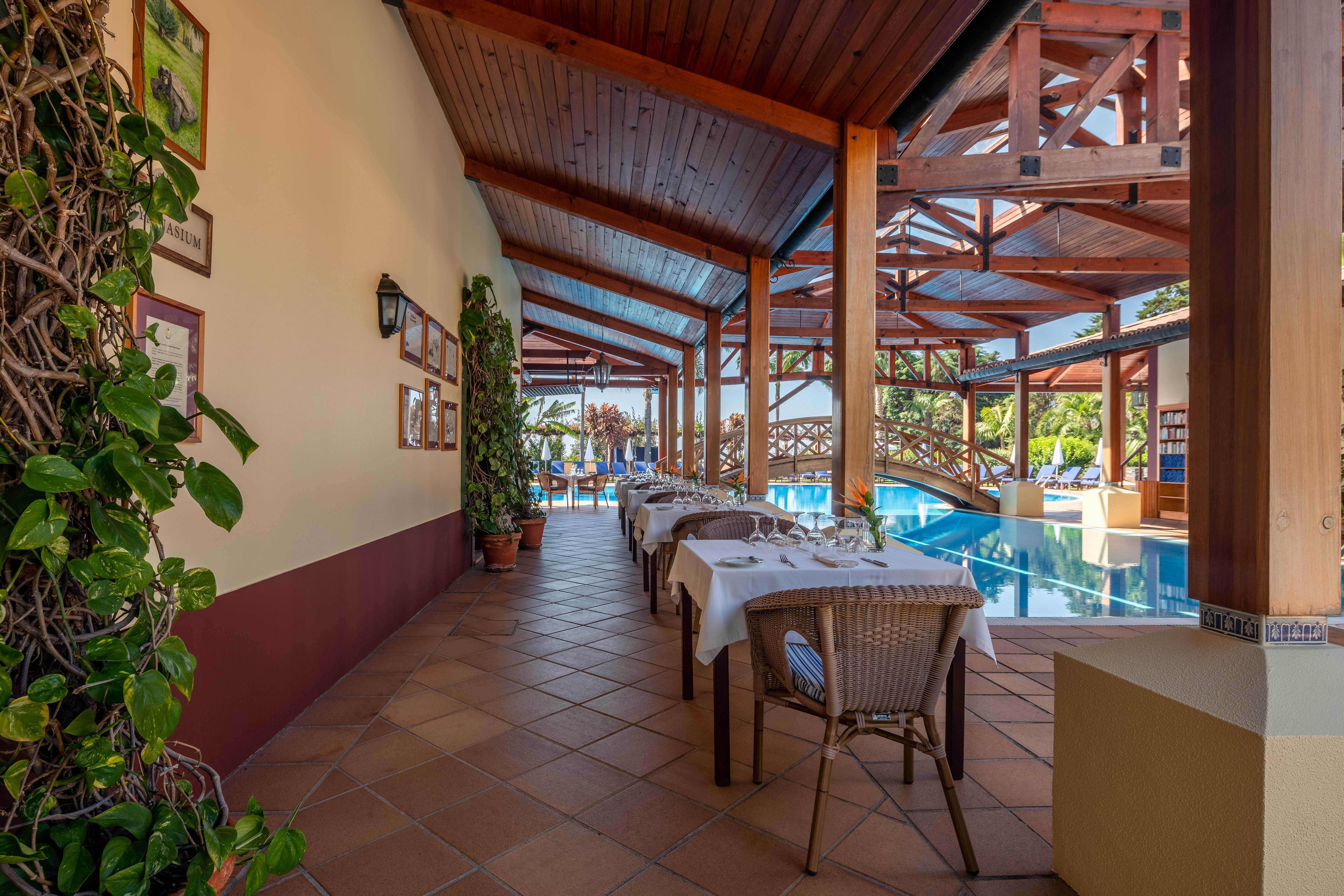 Quinta Jardins Do Lago Funchal  Exterior photo Restaurant