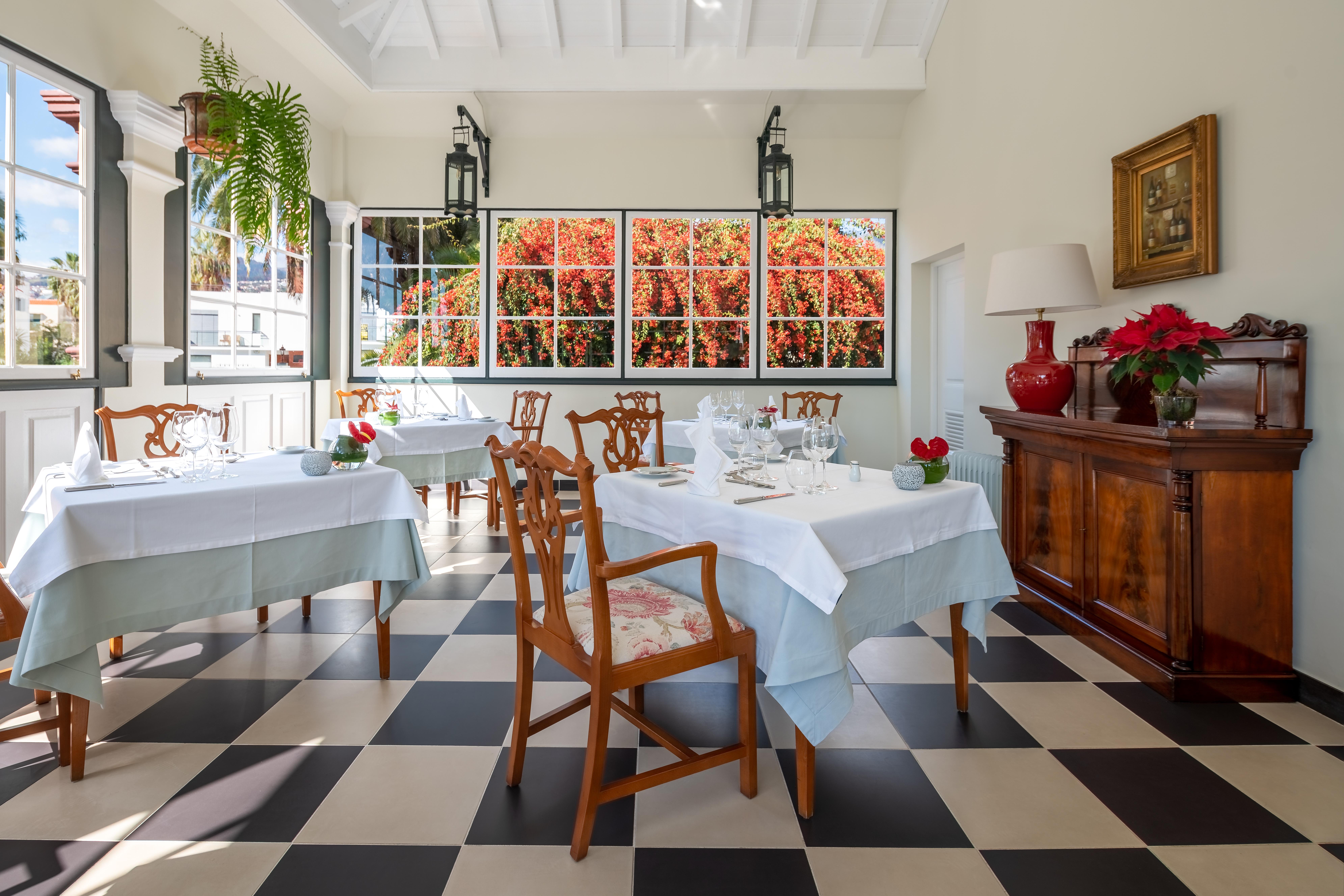 Quinta Jardins Do Lago Funchal  Exterior photo Restaurant